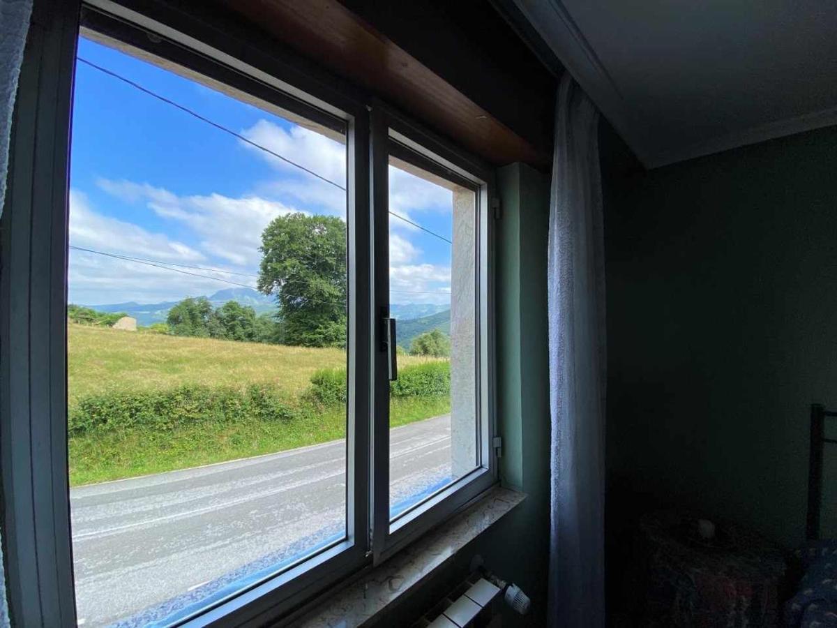 Appartamento Casa Noval Zona Rural En El Centro De Asturias Bimenes Esterno foto